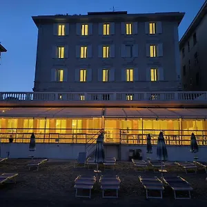 https://hotel-savoy-varazze.hotelitalianriviera.com