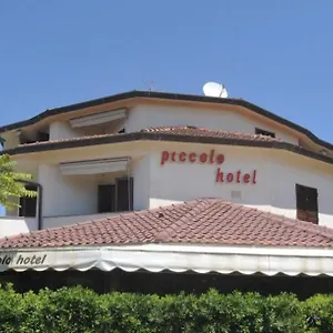 https://piccolo-hotel.it-tuscanyhotel.com