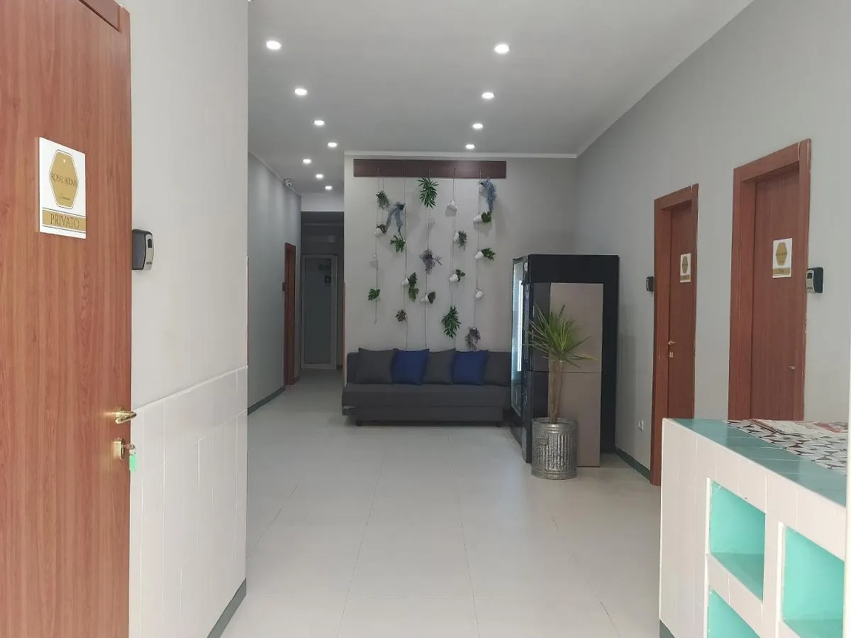 Guest house Royal Rooms Station Napoli Italy