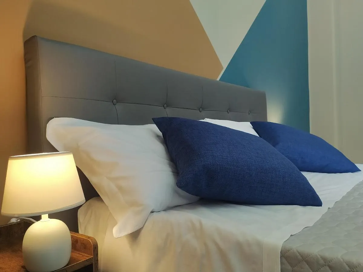 Guest house Royal Rooms Station Napoli Italy